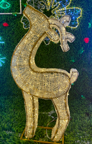 6' Golden Deer