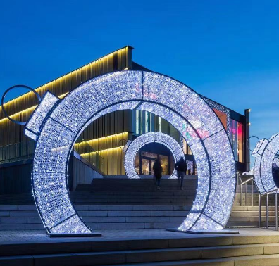LED Ornament Tunnel Arch – Walk-Through Christmas Light Display