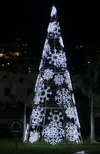16ft LED Snowflake Christmas Tree – Giant Outdoor Holiday Light Display