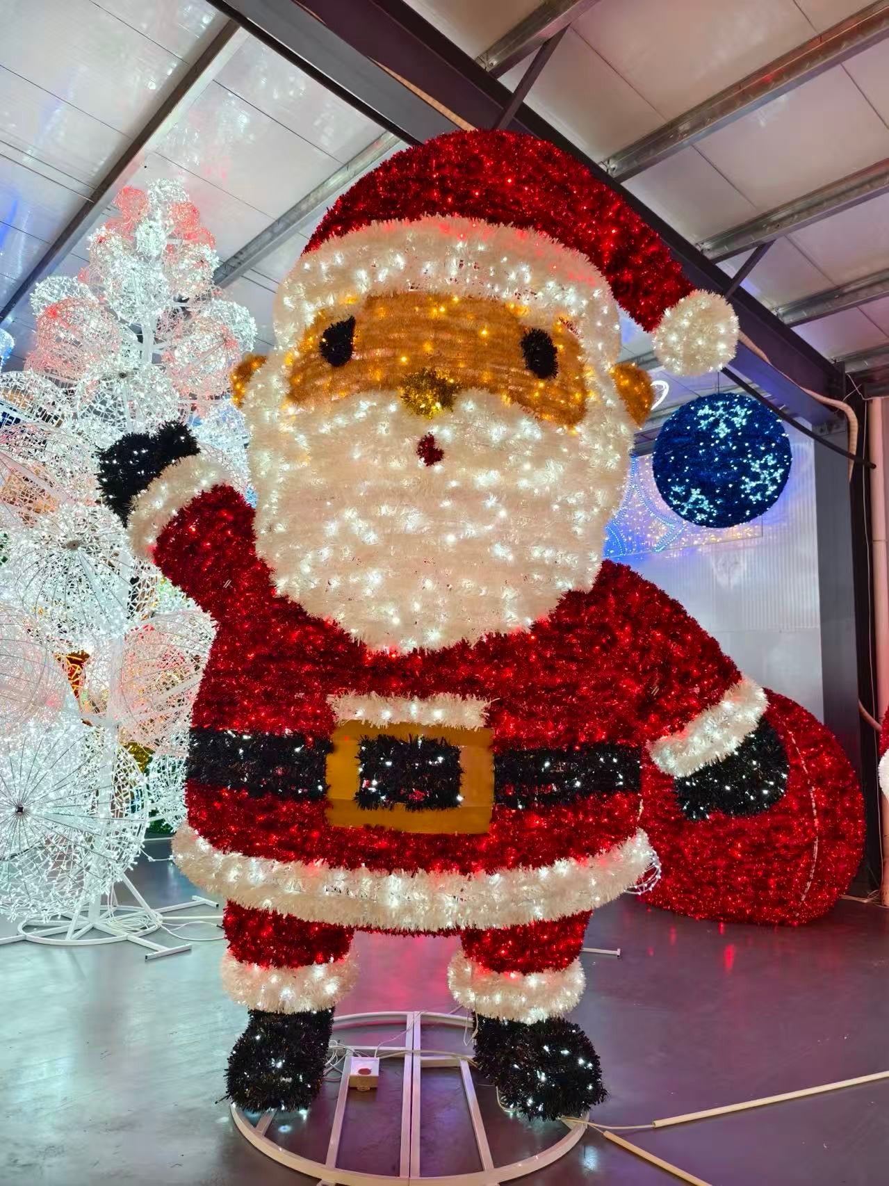 13' Santa Waving